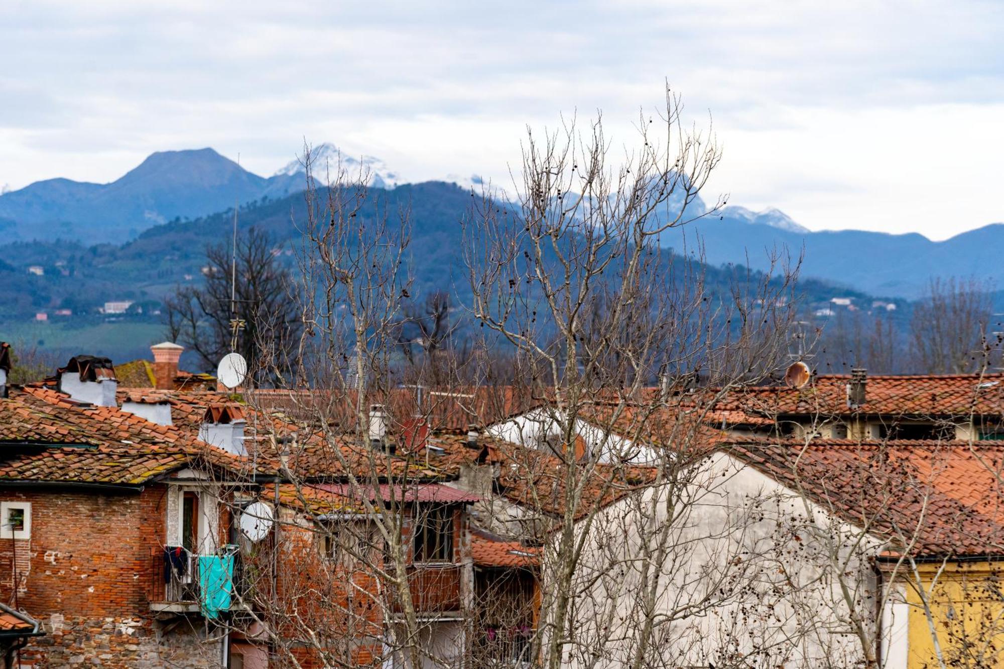 Cozy Apartment With A View On The City Walls Lucca Exterior foto